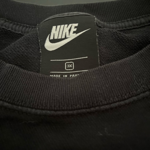 Nike oversized short sleeve women’s sweatshirt.  Womens 3XL - Picture 2 of 5